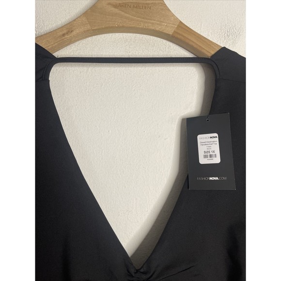 Fashion Nova Size 1X Desert Destination Satin Handkerchief Top Black Size 1X - Picture 2 of 5